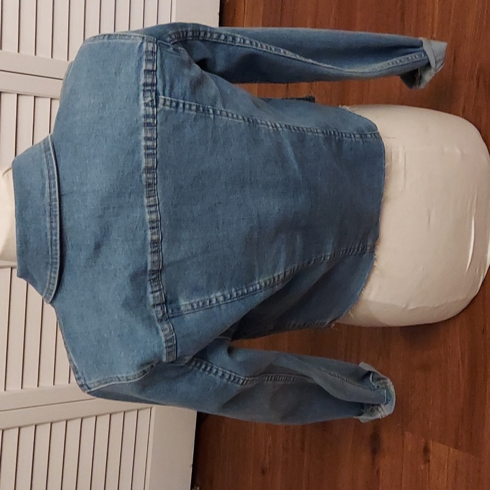 Cropped Denim Jacket - Picture 6 of 8